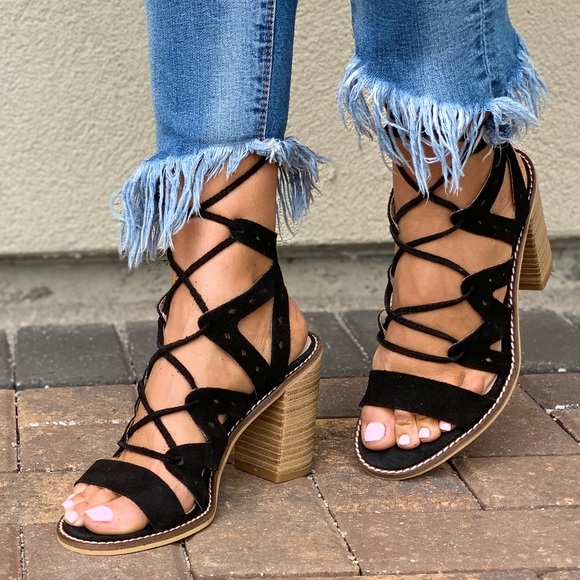 Black 100% Leather Block Heel Lace Up Ankle Sandal - Picture 8 of 8